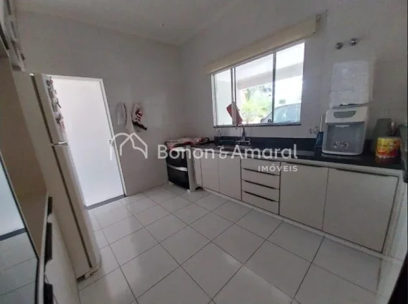 Imagem Lindo projeto arquitetônico em um dos condomínios mais valorizados da cidade! Esta charmosa casa t...