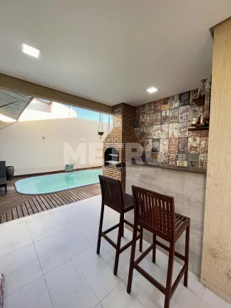 Imagem Casa à venda no bairro Km2 com 4 suítes, uma com closet, hidro, PETROLINA - PE