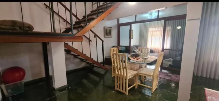 Imagem Sobrado com 4 dormitórios à venda, 320 m² por R$ 720.000 - Vila Cecília - Mogi das Cruzes/SP