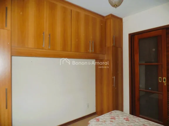 Imagem Térrea, com mezanino, quintal, bem localizada em um bolsão de segurança.
Fácil acesso para Unica...