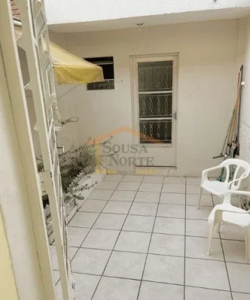 Imagem Sobrado amplo com 2 dormitórios com armários, 2 banheiros, sala com ar-condicionado, cozinha grand...
