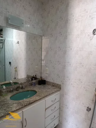 Imagem Vendo Amplo Apartamento no Centro de Nova Friburgo