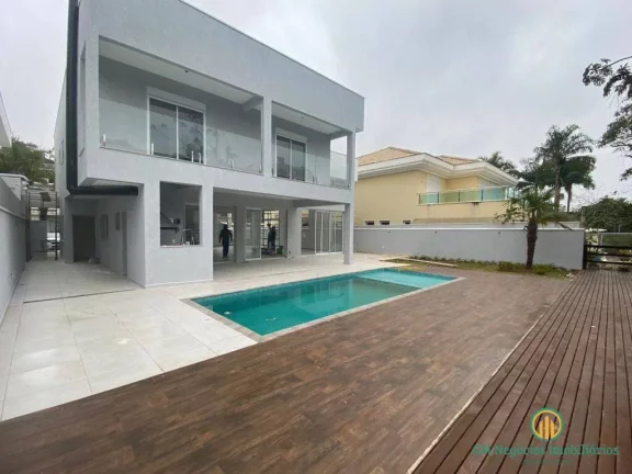 Imagem Casa nova, clean, 4 dormitorios, suítes com piscina em condomínio