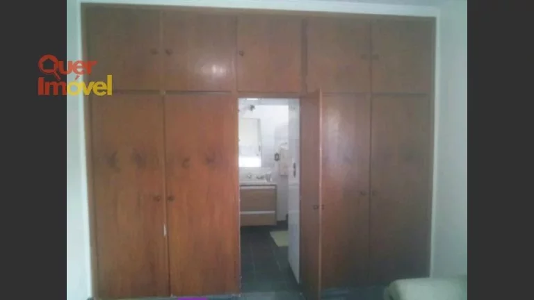 Imagem Imperdível oportunidade de compra: Casa à venda em Ribeirão Preto-SP, Jardim Irajá! 3 quartos, 1 suíte, 2 salas, 5 banheiros, 4 vagas de garagem, 151,59 m². Comercial ou residencial. Quer Imóvel Negócios Imobiliários.