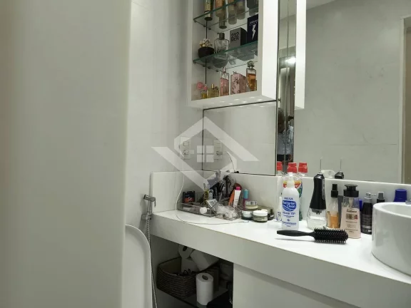 Imagem Apartamento 2 Quartos com Dependência no Condomínio Barra One Barra