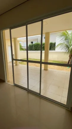 Imagem Excelente oportunidade de locação: Casa em condomínio com 3 suítes e 4 vagas na Chácaras Reunidas São Jorge, Sorocaba-SP!