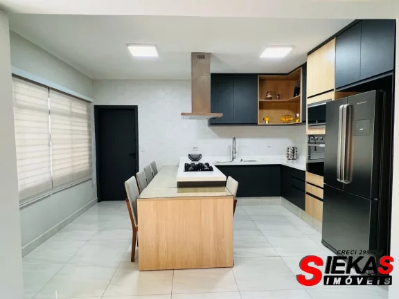 Imagem Imperdível! Casa de 3 quartos e 1 suíte no Tatuapé, São Paulo-SP: 200m², 3 banheiros e 2 vagas de garagem. Confira!