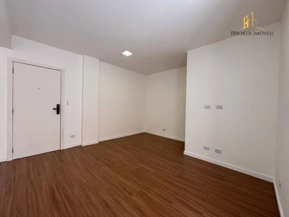 Imagem Apartamento REFORMADO com 2 quartos à venda, 49 m² por R$ 420.000 - Bigorrilho - Curitiba/PR