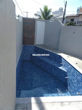 Imagem Casa Nova á Venda com 03 Dormitórios sendo 01 Suíte Localizado no Centro de Camboriú - SC