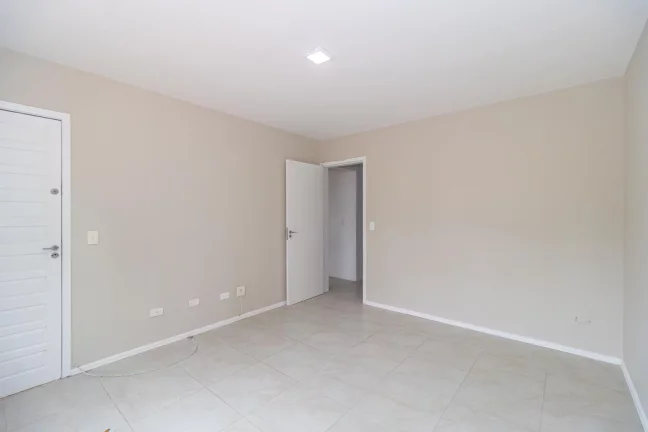Imagem Sobrado de 3 quartos no bairro Campo Comprido