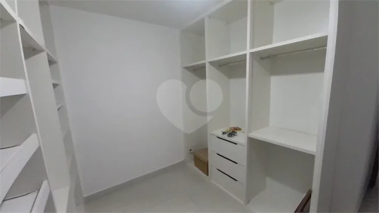 Imagem Sobrado à venda com 3 quartos, sendo 2 suítes, em Vila São Francisco, São Paulo - SP