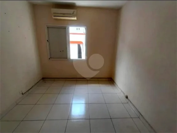 Imagem Casa à venda com 3 quartos, sendo 1 suíte, no condomínio Alameda do Eucaliptos, São Paulo - SP