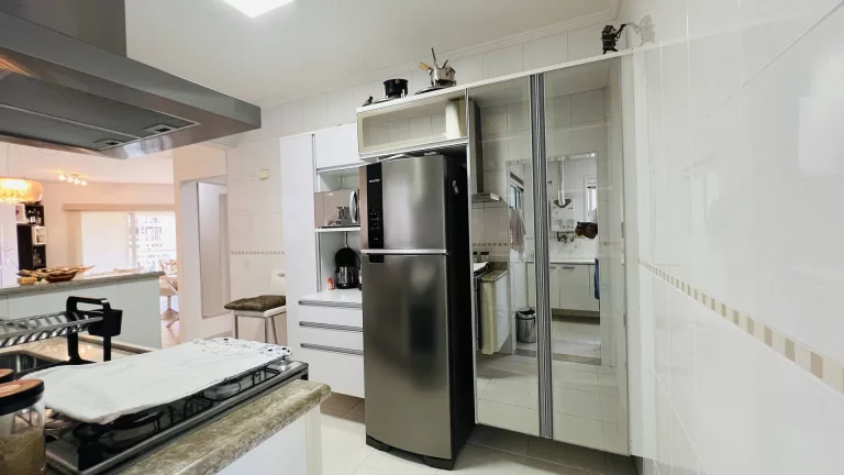 Imagem Apartamento decorado p?(C) na areia para venda com vista para mar.