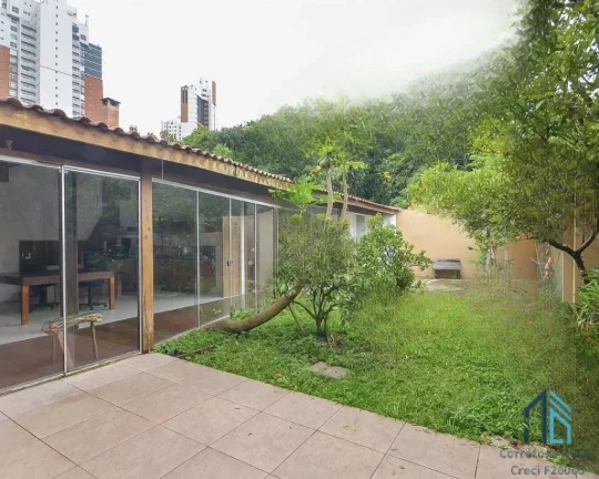 Imagem Casa c/ edícula, residencial/comercial, 03 quartos c/suítes, 10 vagas, no Mossungue em Curitiba - PR