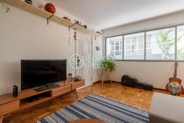 Imagem Apartamento com reforma recente e moderna Jardim Paulista. - Área: 125,00m² - Living com amplos ja...