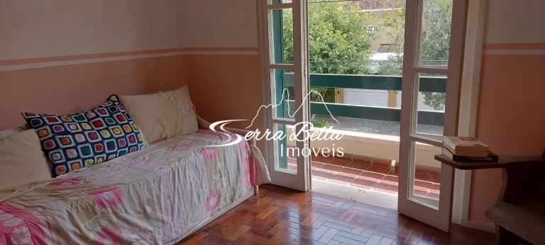 Imagem Casa com 4 dormitórios à venda, 250 m² por R$ 840.000 - Alto - Teresópolis/RJ