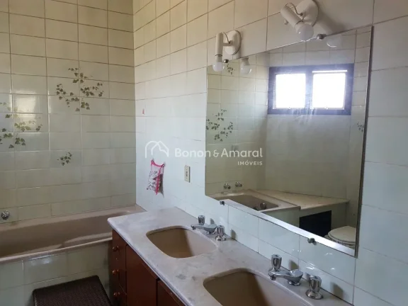 Imagem Encantadora casa à venda em condomínio fechado em Campinas, ideal para quem busca conforto e lazer...