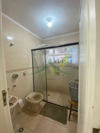 Imagem Residência à Venda na Vila Santista: Elegância, Conforto e Privacidade