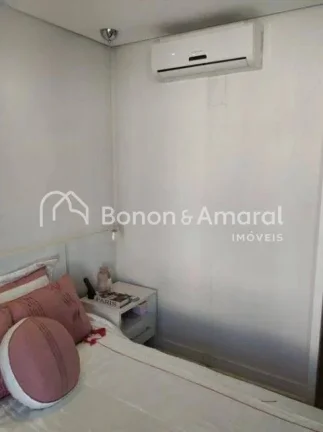 Imagem Casa com 3 quartos, sendo um suíte, com armários e ar condicionado, sala living três ambientes, c...
