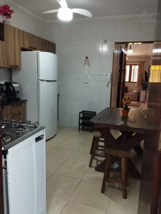 Imagem Sobrado em condominio fechado com piscina 100 metros da praia!