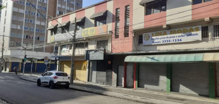 Imagem Sobre loja no Centro. Rua Pedro Ivo.208 m2. R$ 4.000 aluguel