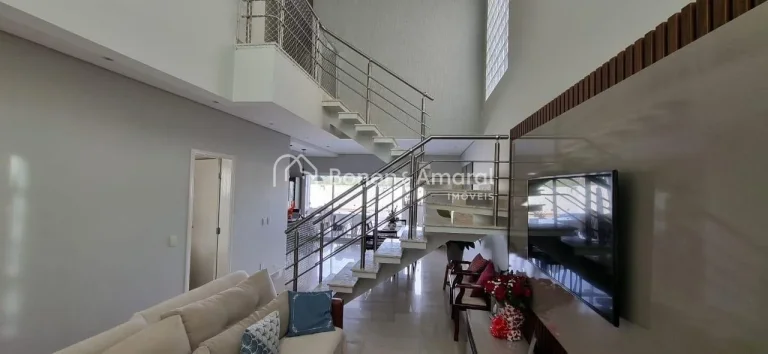 Imagem Esta belíssima residência no Condomínio Le Village destaca-se pelo projeto moderno e sofisticado,...