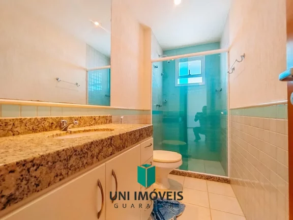Imagem Apartamento na Praia das Castanheiras em Guarapari com 2 Quartos (1 Suíte), 2 Vagas, Frente para o Mar