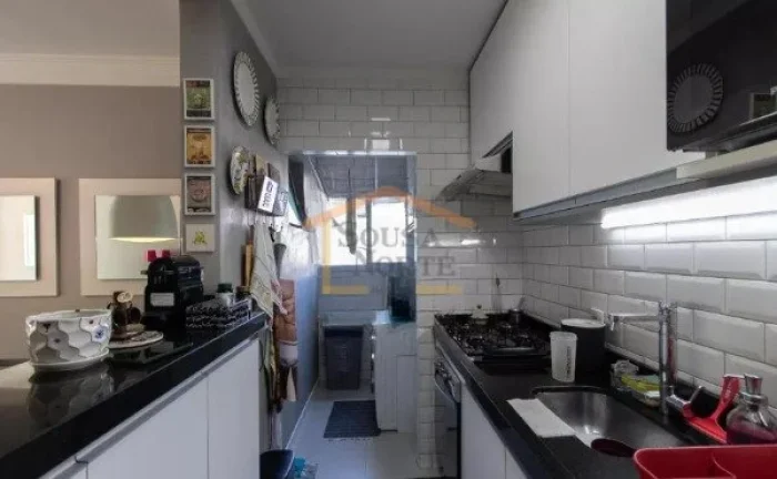 Imagem Apartamento de 67 m² com 3 dormitórios, sendo 1 suíte, 2 banheiros, varanda envidraçada, cozinha...