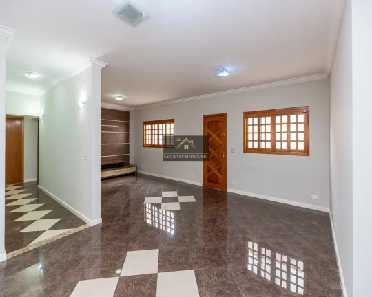 Imagem CASA TÉRREA ESPAÇOSA 306 M 3 SUÍTES 3 SALAS AMPLAS 6 VAGAS DE GARAGEM EM MEIO A MUITA NATUREZA LOCAL CALMO AO LADO DO CLUBE DE CAMPO SÃO PAULO GOLF