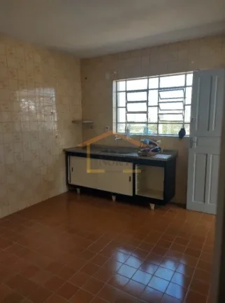 Imagem São 2 imóveis, um sobre o outro, exatamente iguais, cada um com 2 dormitórios, sala, varanda, coz...
