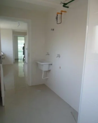 Imagem Apartamento à venda no Guarujá na Praia das Pitangueiras.