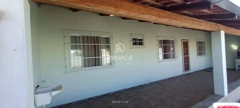 Imagem Casa com 2 Quartos a 800 Metros da Praia – Bairro Itajuba, Barra Velha/SC