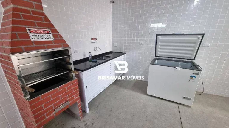 Imagem PITANGUEIRAS- UMA QUADRA DO MAR , COM GARAGEM NO PRÉDIO , CONDOMÍNIO BAIXO.