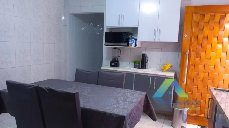 Imagem SANTO ANDRÉ Casa 150M², 2 dormitórios, 4 vagas, ótima localização e valor !!!!