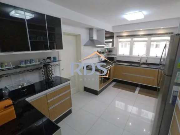 Imagem Vende um luxuoso e confortável apartamento Garden duplex com 540m² de área útil, no piso superior tem 3 suítes