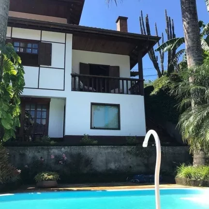 Imagem LINDA CASA EM CONDOMINIO FECHADO - NOVA FRIBURGO. BAIRRO: CASCATINHA