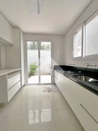 Imagem Casa de Condomínio em Alphaville - Santana de Parnaíba, SP