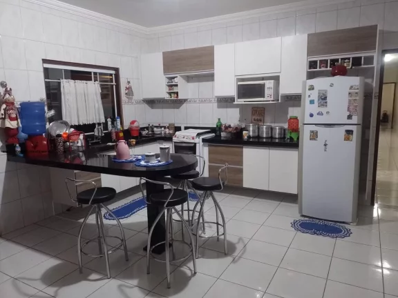 Imagem Casa para Venda em Limeira, Jardim Santa Adélia, 3 dormitórios, 1 suíte, 2 banheiros, 5 vagas