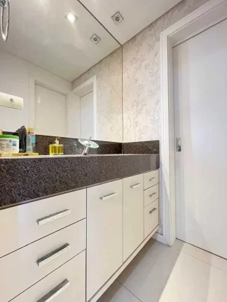 Imagem Apartamento Semimobiliado com 3 dormitórios sendo 1 suítes e 2 vagas de garagem em Itajaí