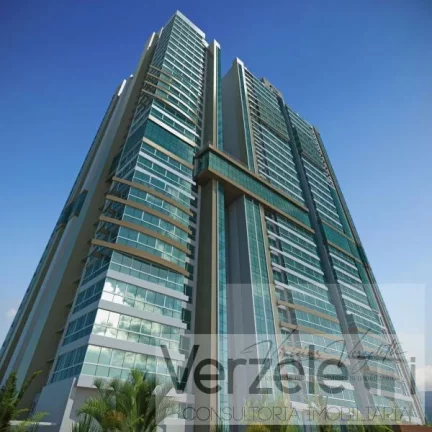 Imagem Apartamento 4 ou + dormitórios para Venda em Balneário Camboriú / SC no bairro Centro