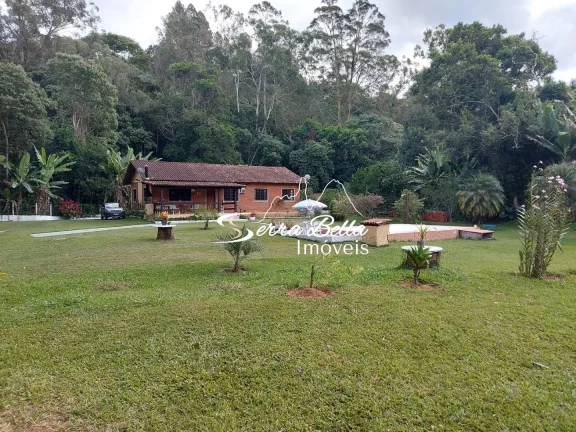 Imagem Casa com 3 dormitórios à venda, 160 m² por R$ 950.000,00 - Albuquerque - Teresópolis/RJ