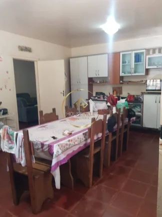 Imagem Chácara em Jacareí, 3 Casas (Sendo 10 Dormitórios), 108.900m².