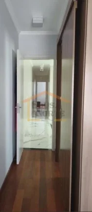 Imagem Sobrado lindo e totalmente reformado por dentro, com acabamento moderno e cheio de armários planeja...