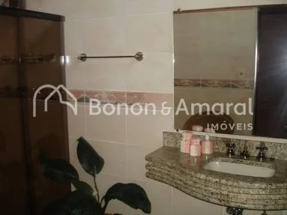 Imagem Casa com arquitetura diferenciada, com 3 quartos, living 4 ambientes, Home Theater com isolamento ac...