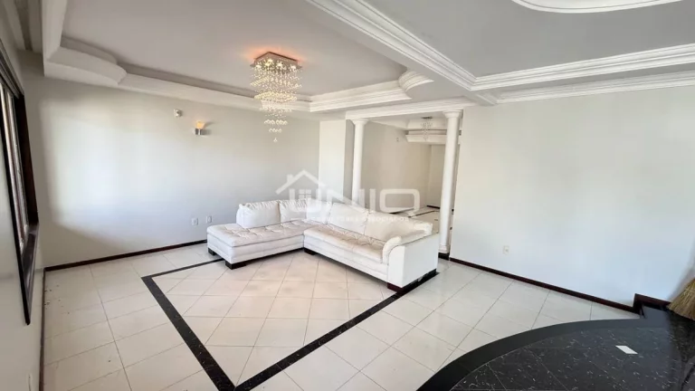 Imagem Casa Suite Master + 1 Suite + 4 Quartos - Bairro Bancarios