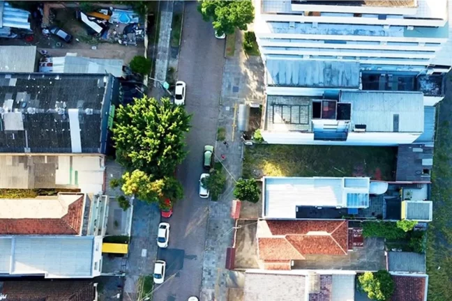 Imagem Terreno à venda em Porto Alegre, Santana, 220m2