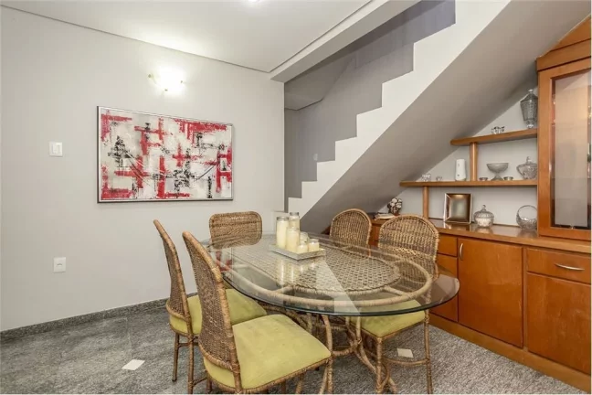 Imagem Casa à venda no bairro Três Figueiras - Porto Alegre/RS