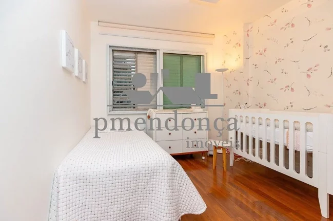 Imagem Apartamento em Higienopolis com 172m², 04 quartos (1 sui­te) e 2 vagas.