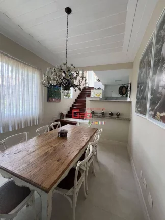 Imagem Casa com 4 quartos à venda, 208 m² por R$ 2.500.000 - Albatroz - Armação dos Búzios/RJ