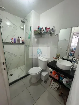 Imagem Apartamento à venda no Rio de Janeiro-RJ, bairro Camorim: 2 quartos, 1 sala, 1 banheiro, 1 vaga garagem, 50,00m².